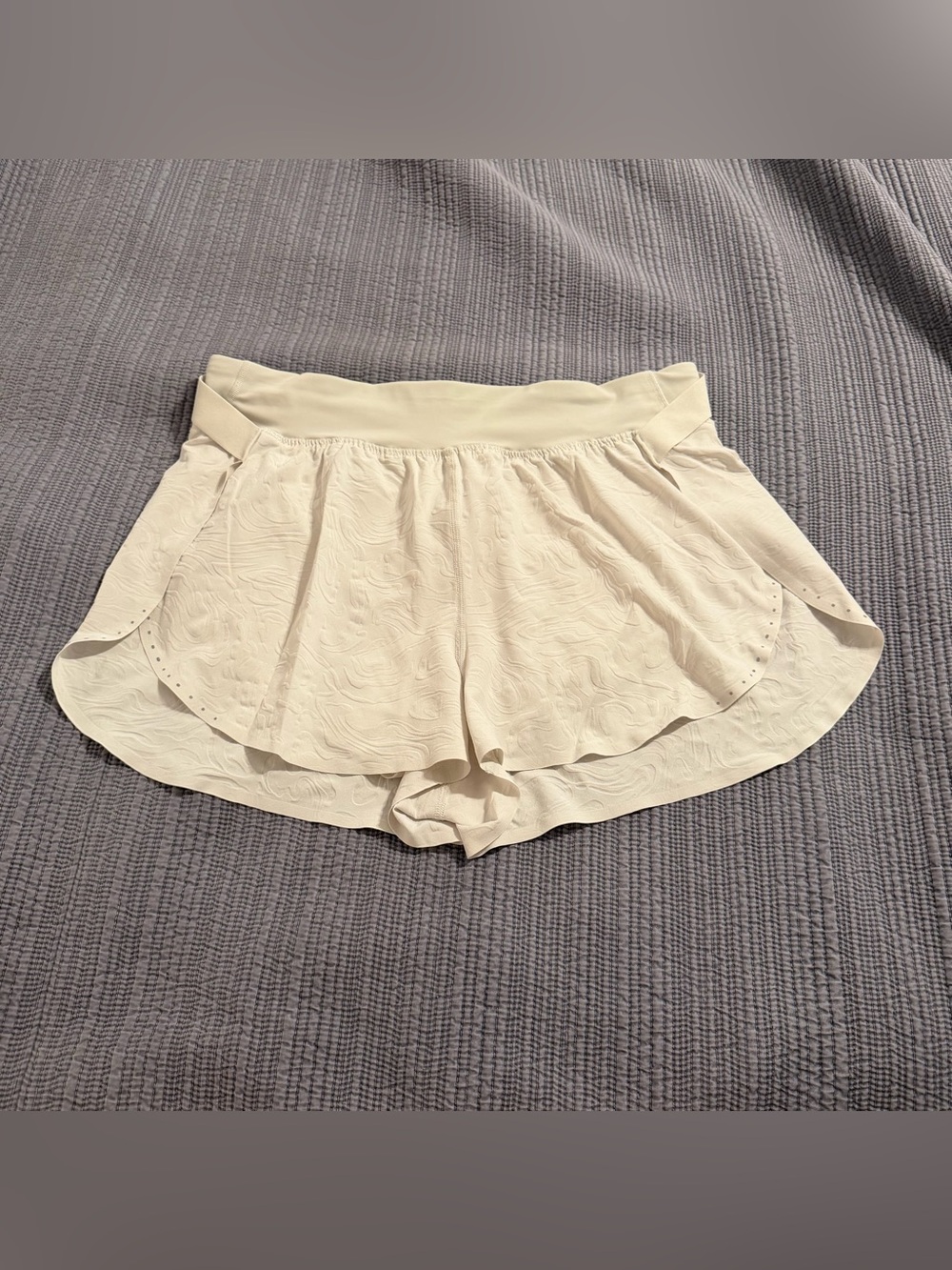 Lululemon Fast & Free HR Short 2" Airflow In-Sense Emboss Mini Bone  SZ 10